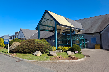 Photo of the front of Barncose Hospital